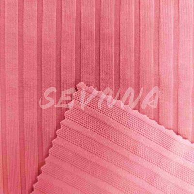 Zacht, comfortabel, gerecycled nylon spandexstof: perfect geschikt voor zwembroek / actief