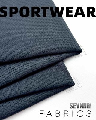 Hoogwaardige fietsstof met een breedte van 152 cm en een gewicht van 130 g/m² voor rekbare fietskleding